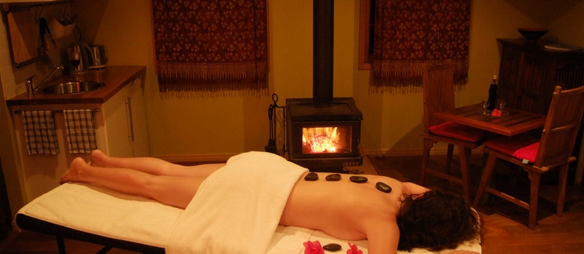 Stella Hot stone Massage